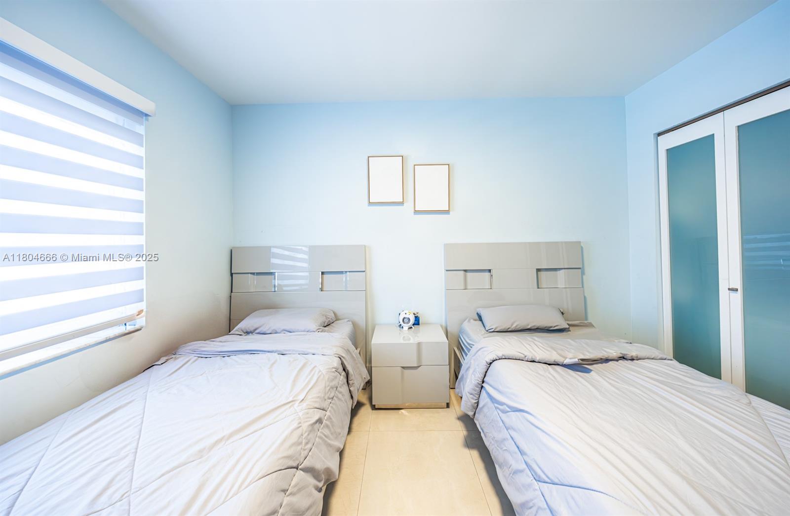 LAKES OF PALM SPRINGS - Residential