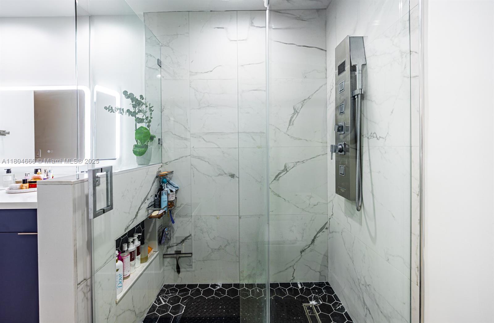 LAKES OF PALM SPRINGS - Residential