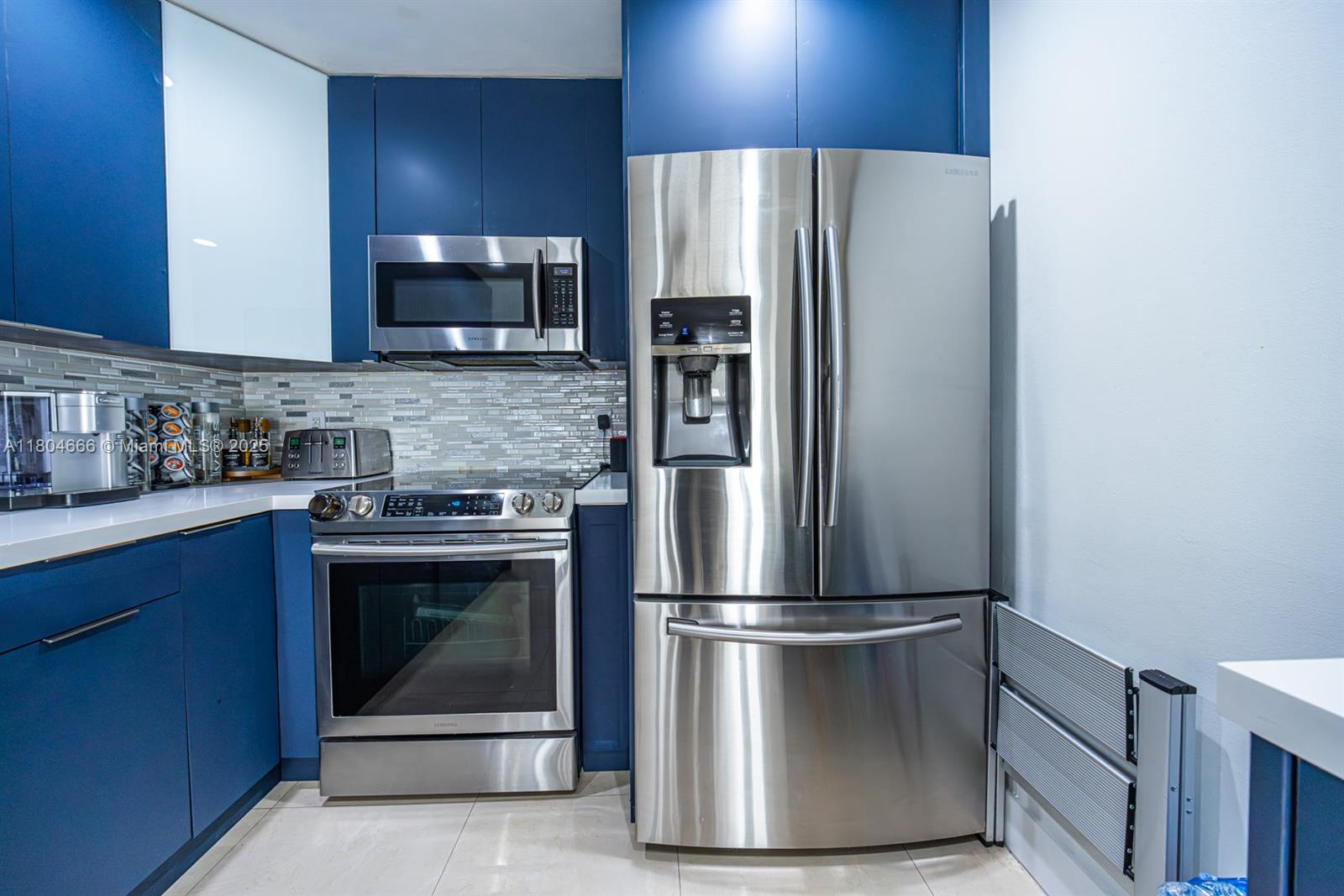 LAKES OF PALM SPRINGS - Residential