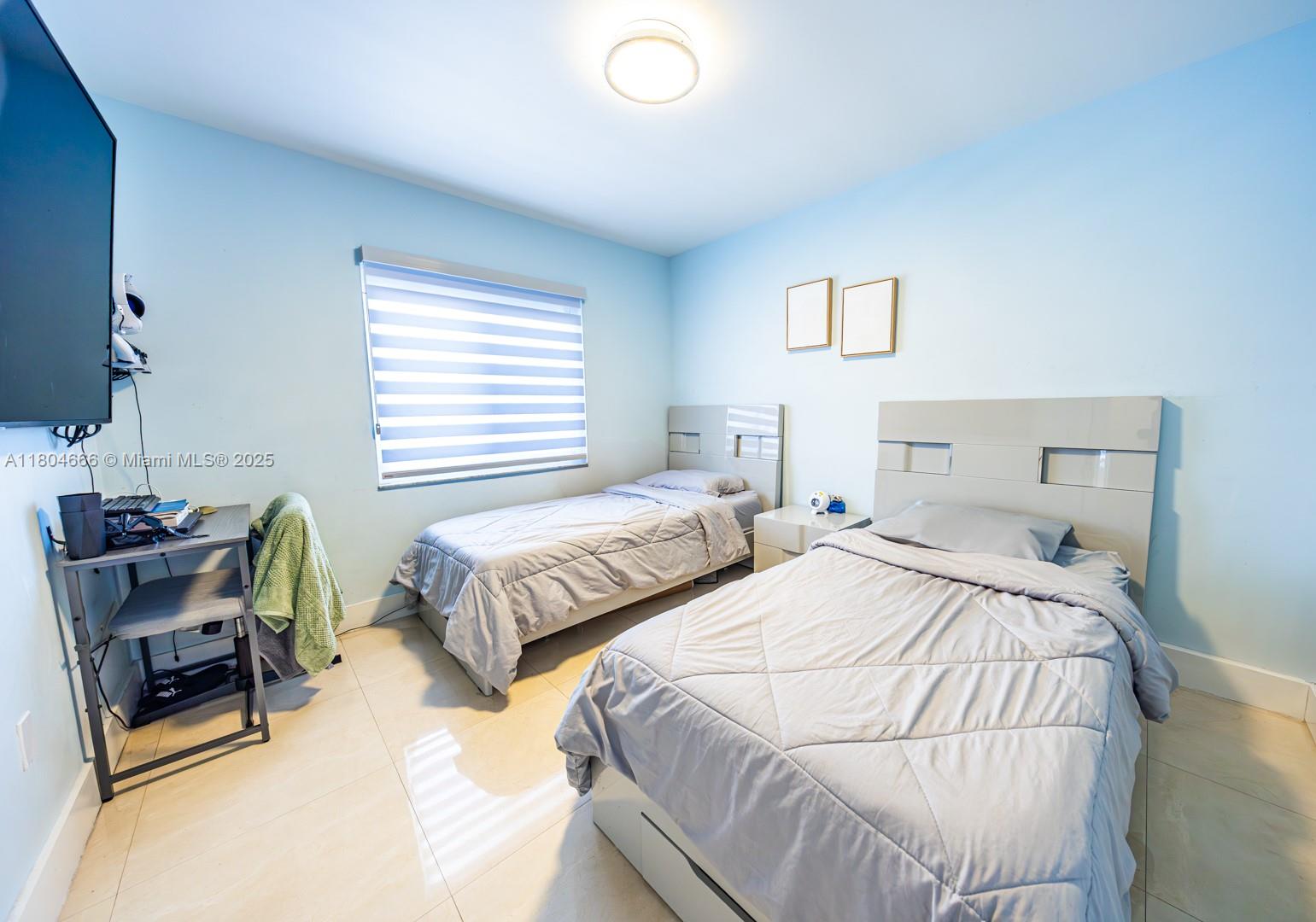 LAKES OF PALM SPRINGS - Residential