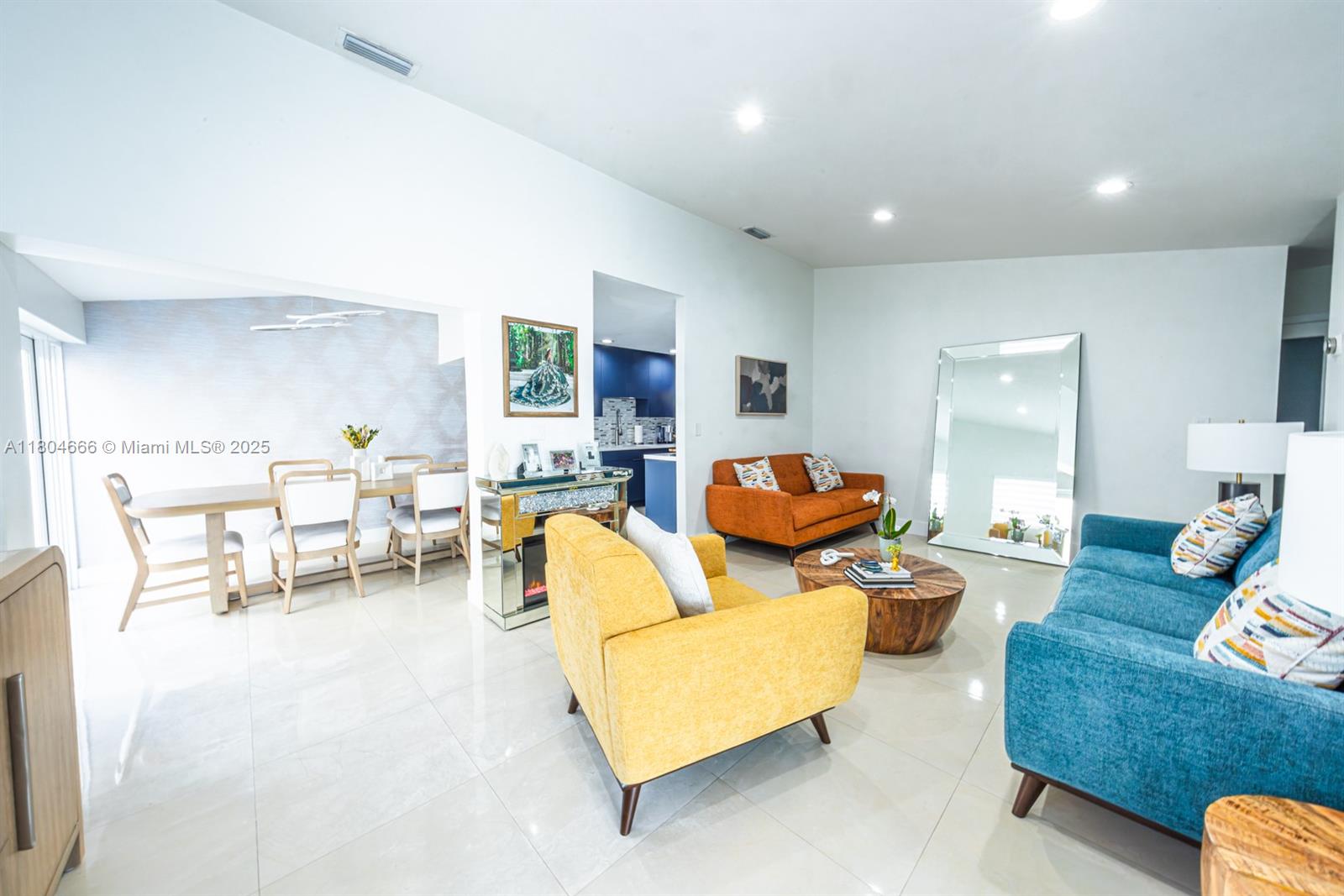 LAKES OF PALM SPRINGS - Residential