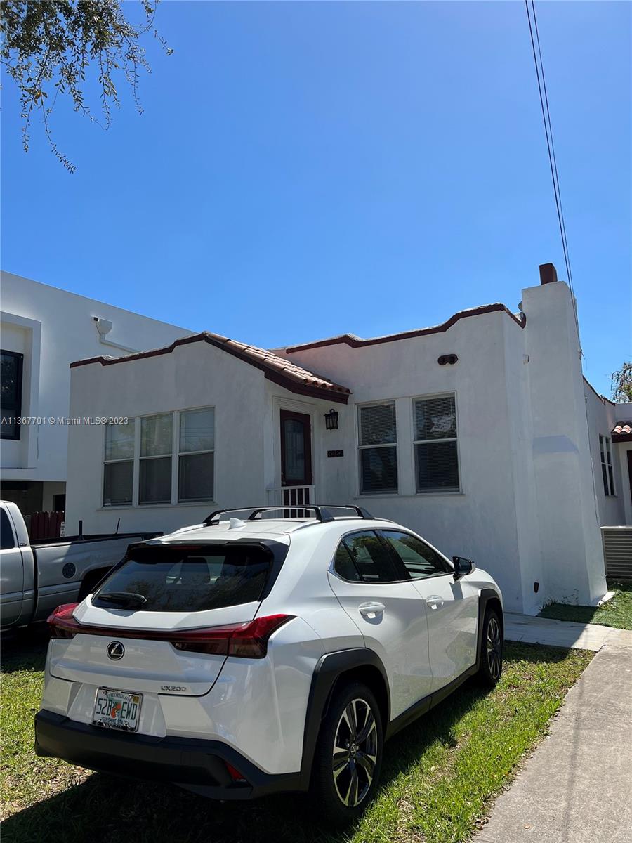 Photo 1 of 9 of 3382 SW 29th St house