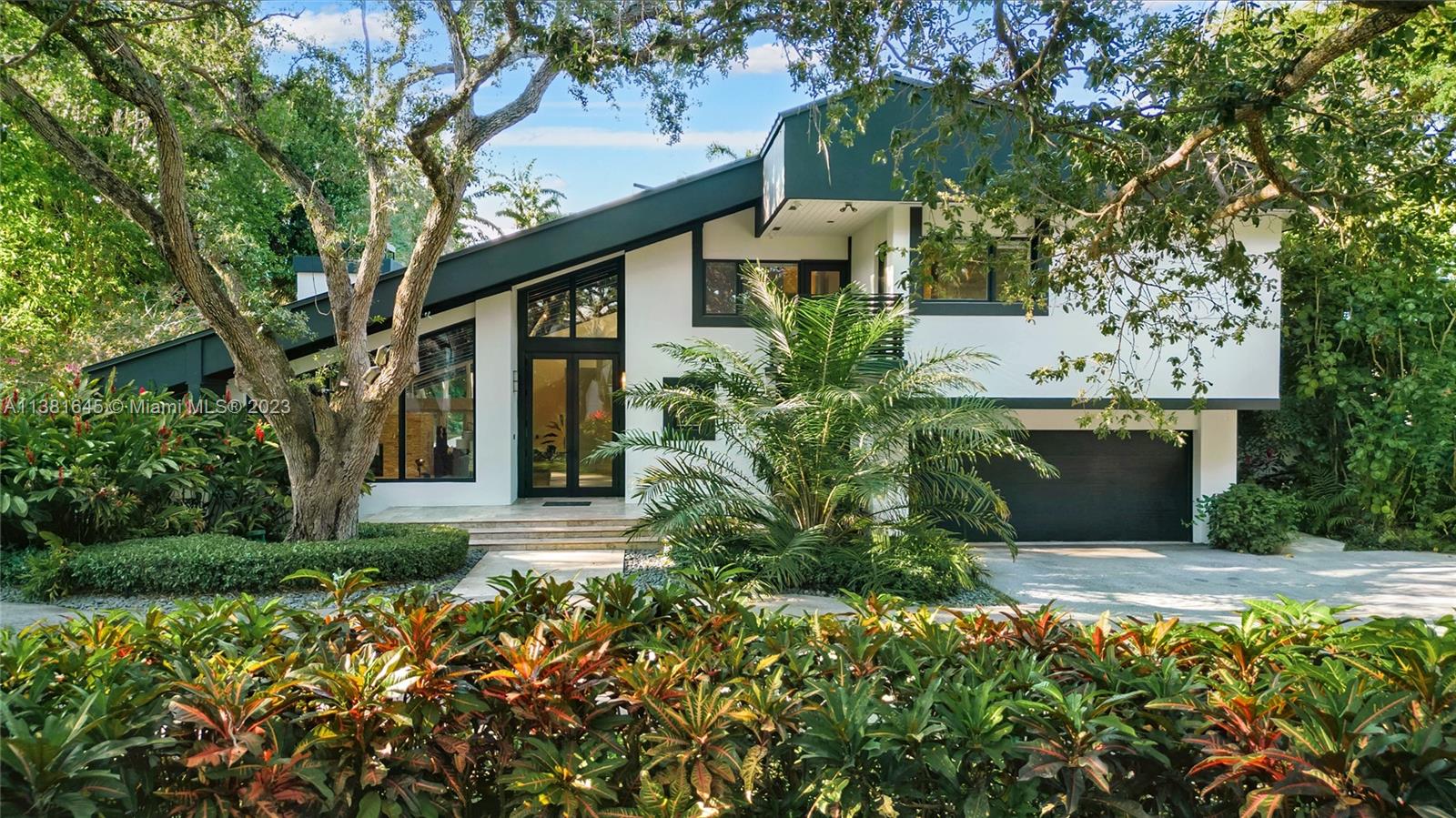 EU-1 - ESTATES, - Residential