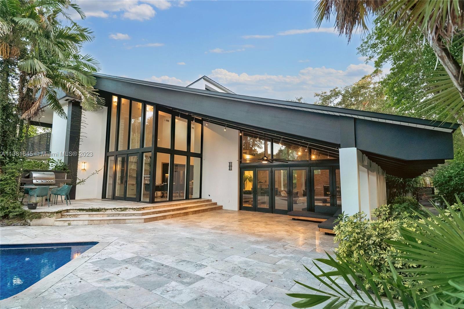 EU-1 - ESTATES, - Residential