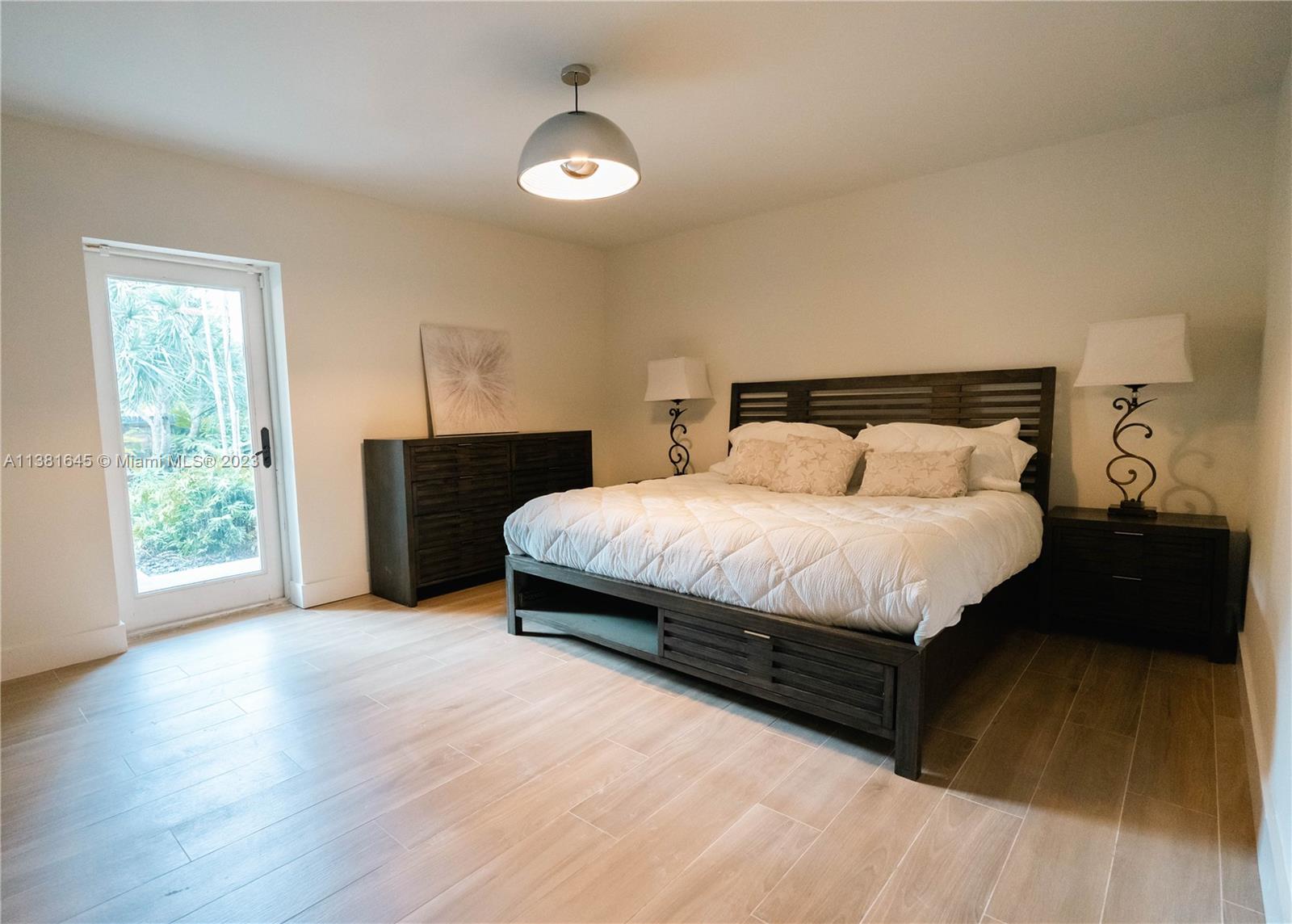 EU-1 - ESTATES, - Residential