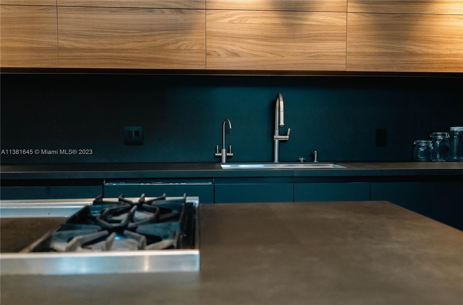 EU-1 - ESTATES, - Residential