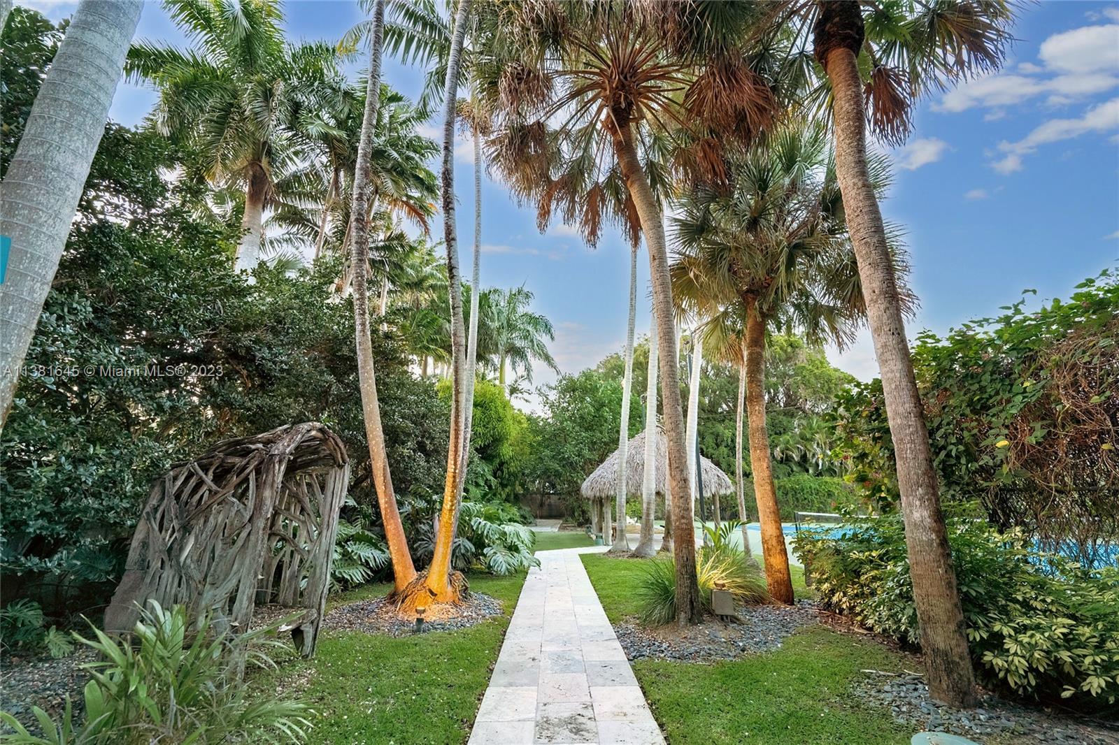 EU-1 - ESTATES, - Residential