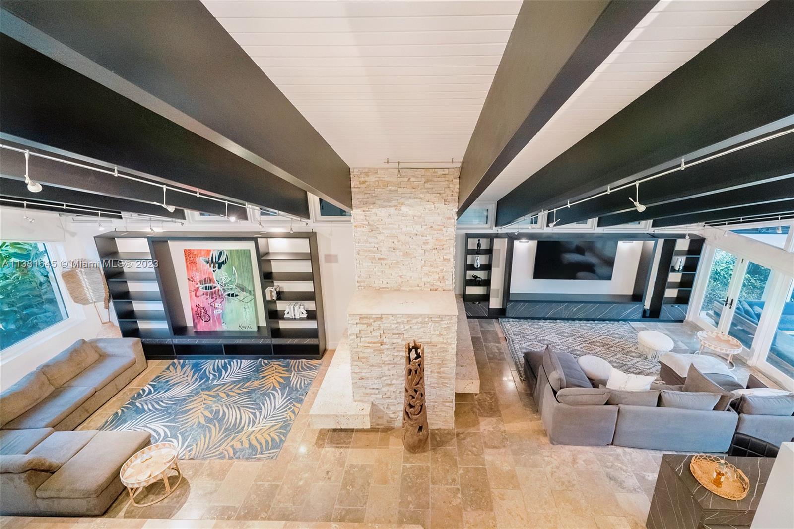 EU-1 - ESTATES, - Residential