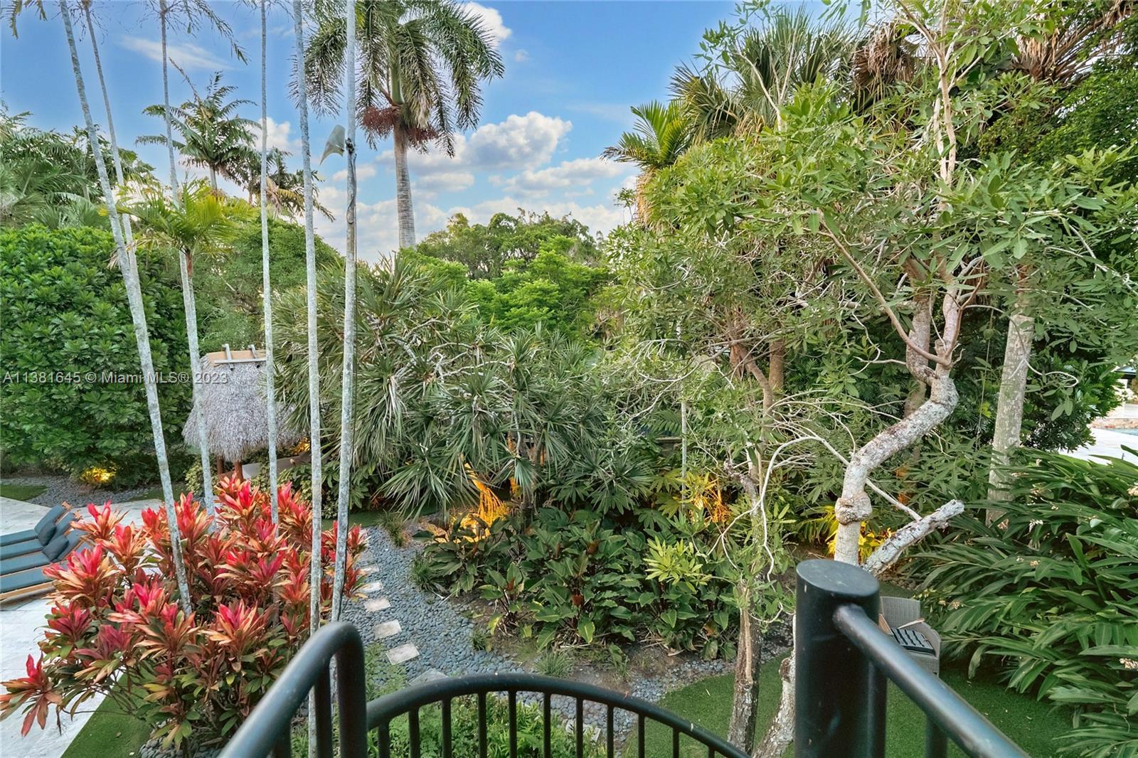 EU-1 - ESTATES, - Residential