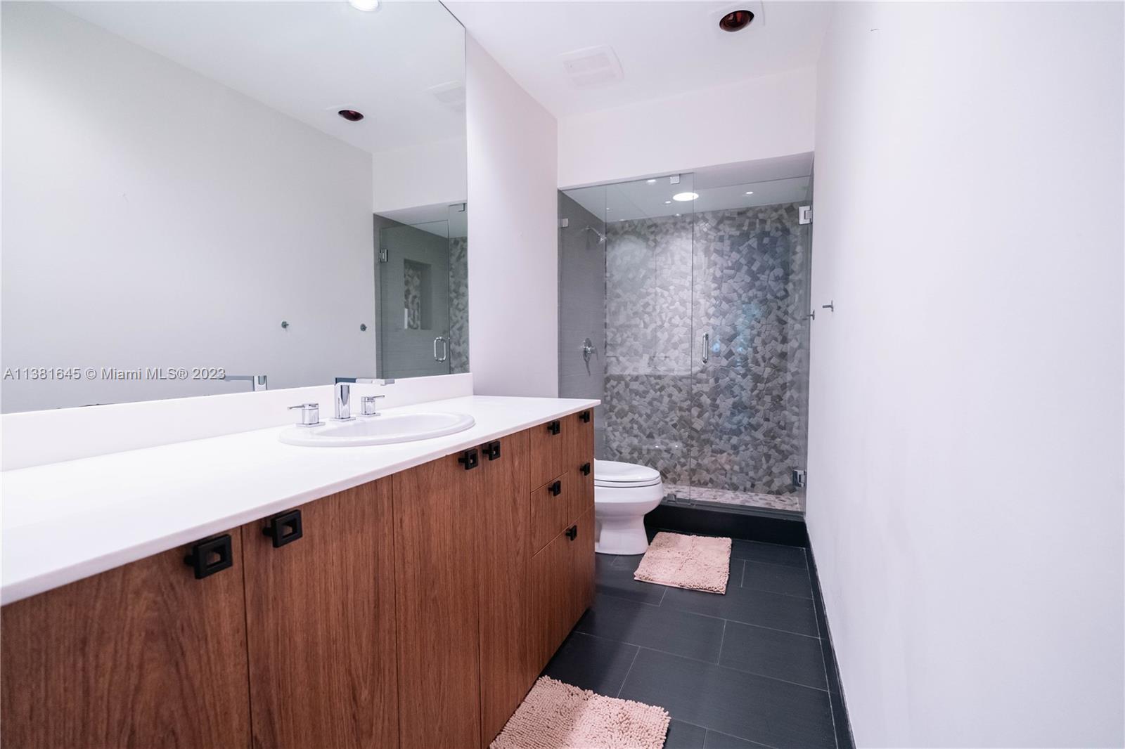 EU-1 - ESTATES, - Residential