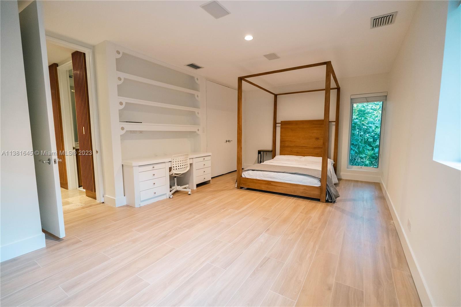 EU-1 - ESTATES, - Residential