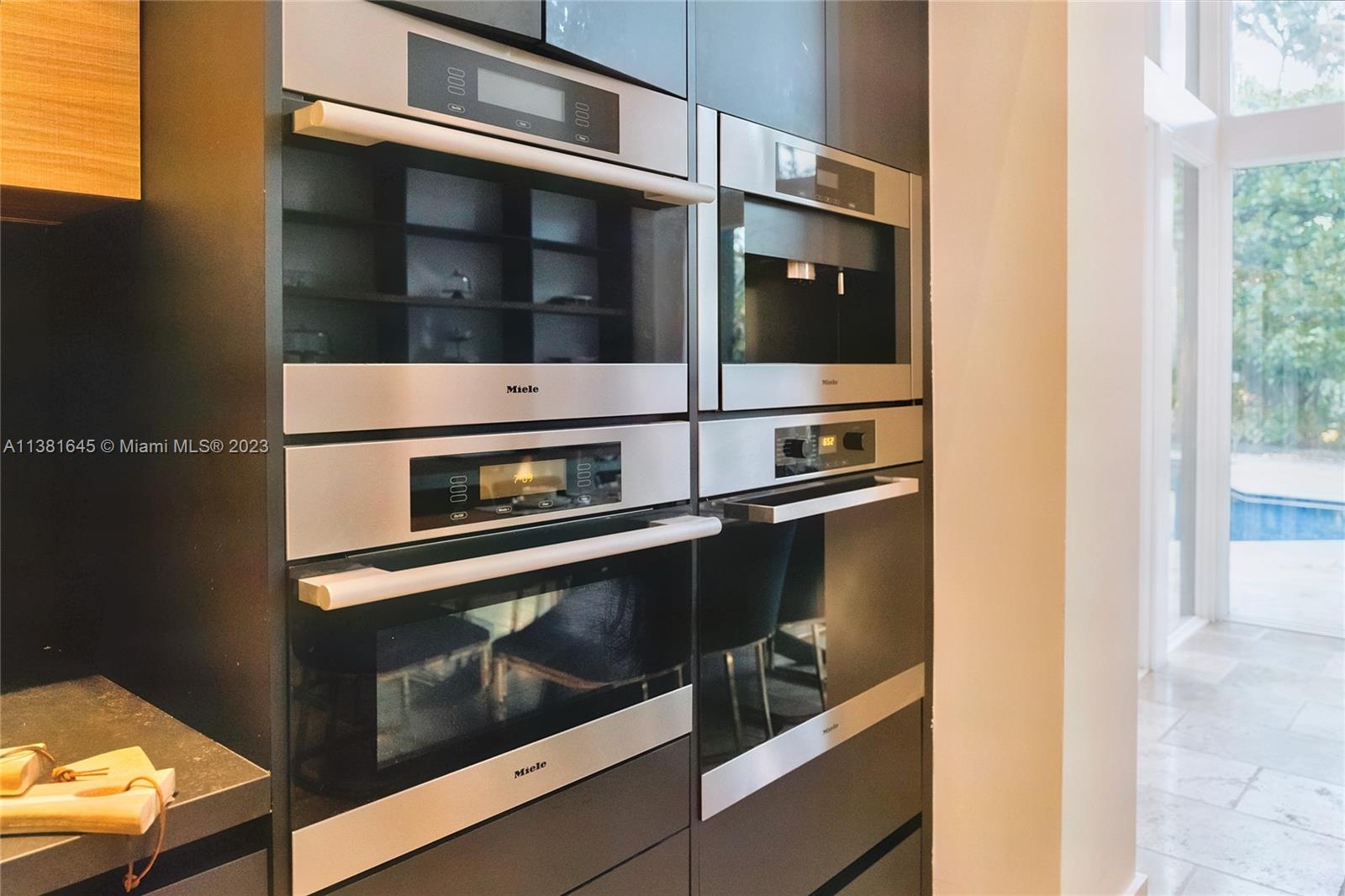 EU-1 - ESTATES, - Residential