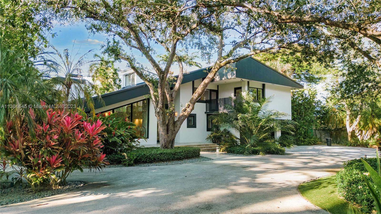 EU-1 - ESTATES, - Residential