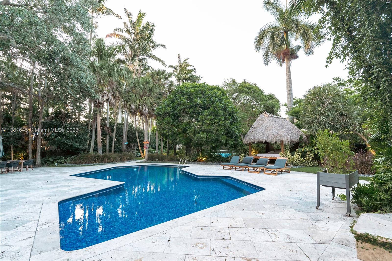 EU-1 - ESTATES, - Residential