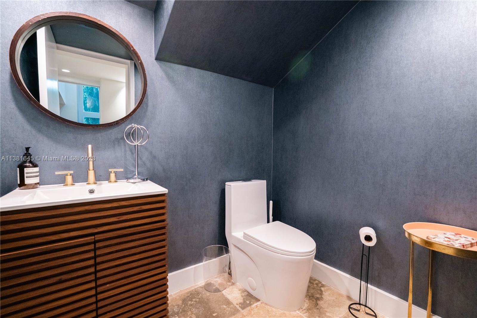 EU-1 - ESTATES, - Residential