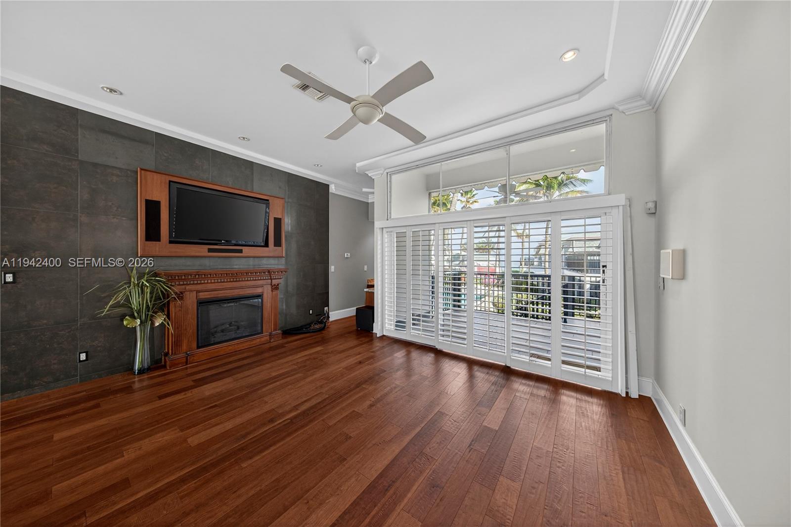 1194 Hillsboro Mile 12