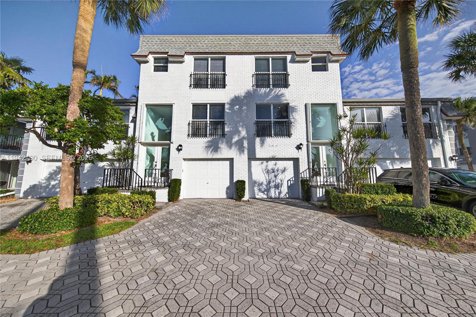 1194 Hillsboro Mile 12