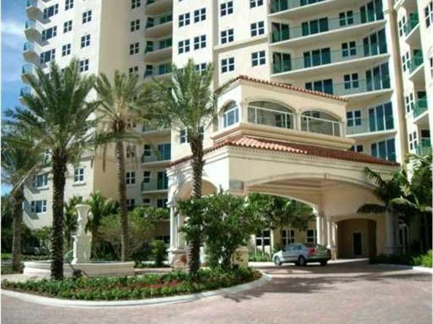 Stunning corner unit in Aventura with amazing golf course and garden views! Wood floors in living areas and carpet in the bedrooms. Right across the Aventura Mall whiting a walking distance to shops and restaurants! Plenty of amenities in the building, po ol, community center and kids mini-park. Easy to show!