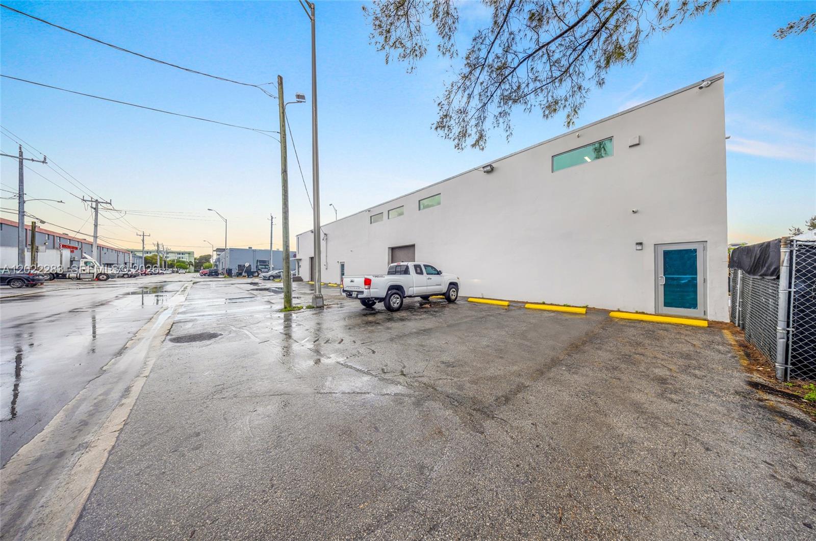 7550 W 2nd Ct