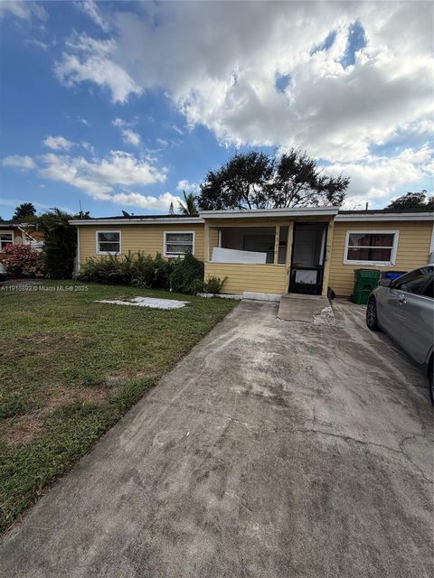 Photo of 6370 SW 1st St, Margate, FL 33068 (MLS # A11910892)
