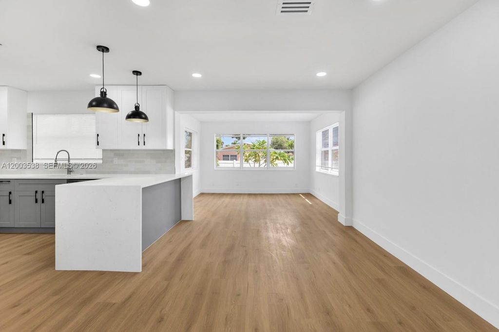 Photo of 327 SE 2nd Ave, Dania Beach, FL 33004 (MLS # A12003538)