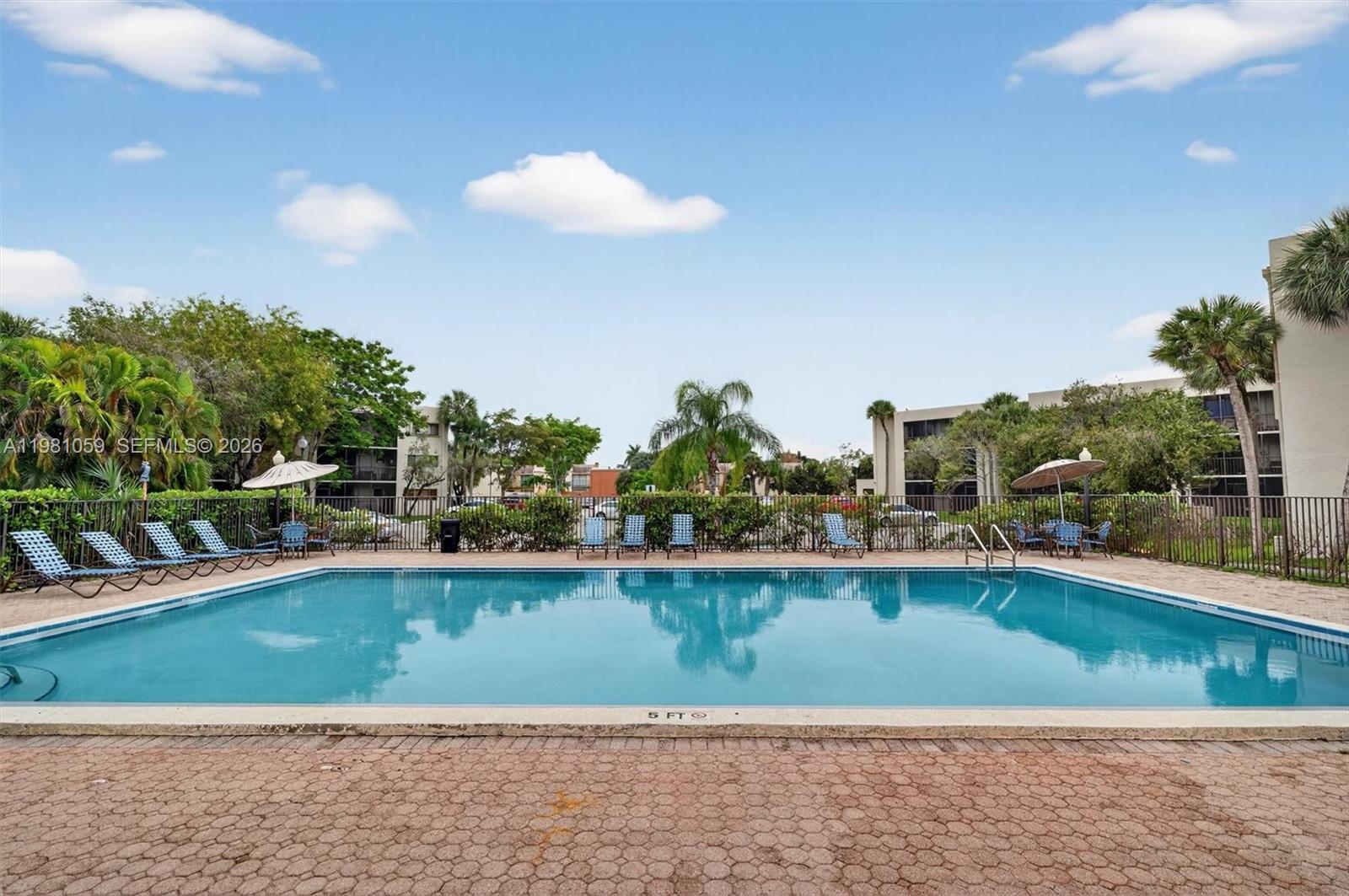 THE HORIZONS CONDO #5 - Residential