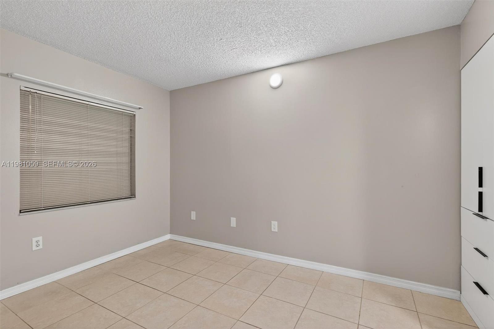 THE HORIZONS CONDO #5 - Residential