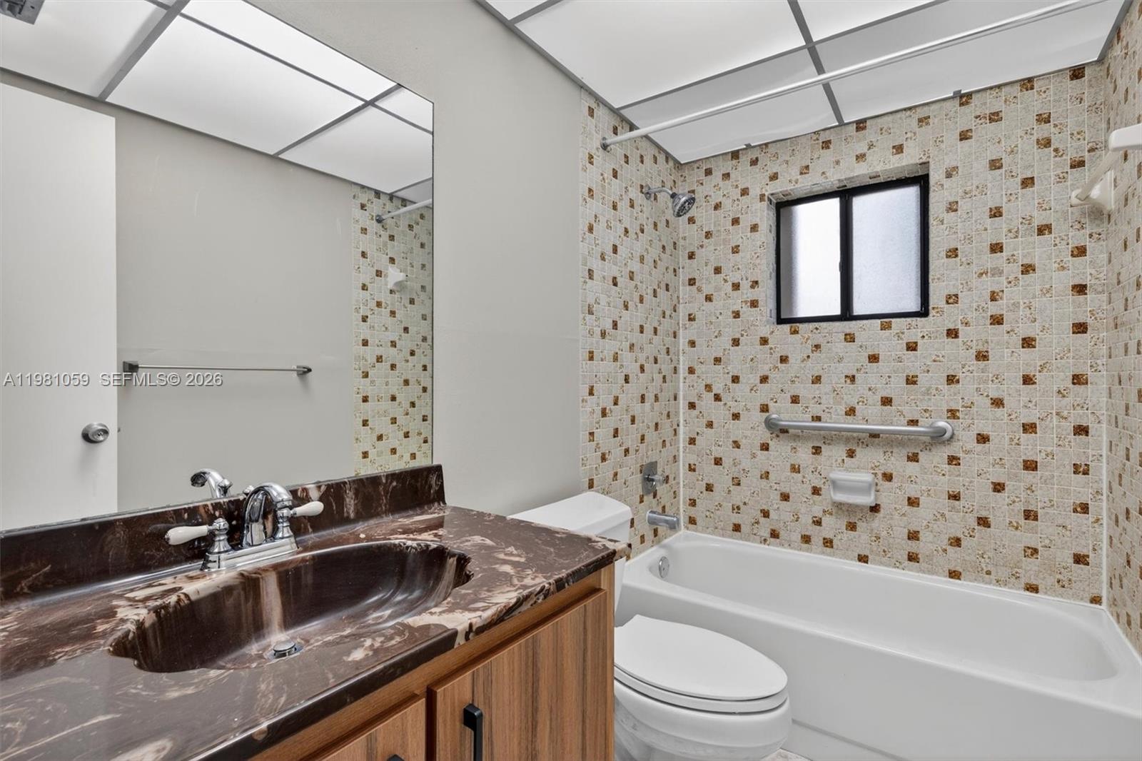 THE HORIZONS CONDO #5 - Residential