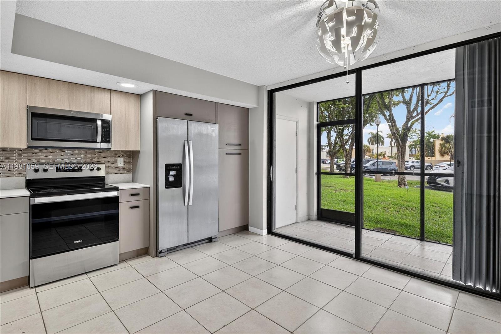 THE HORIZONS CONDO #5 - Residential