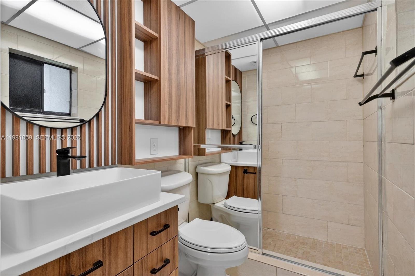 THE HORIZONS CONDO #5 - Residential