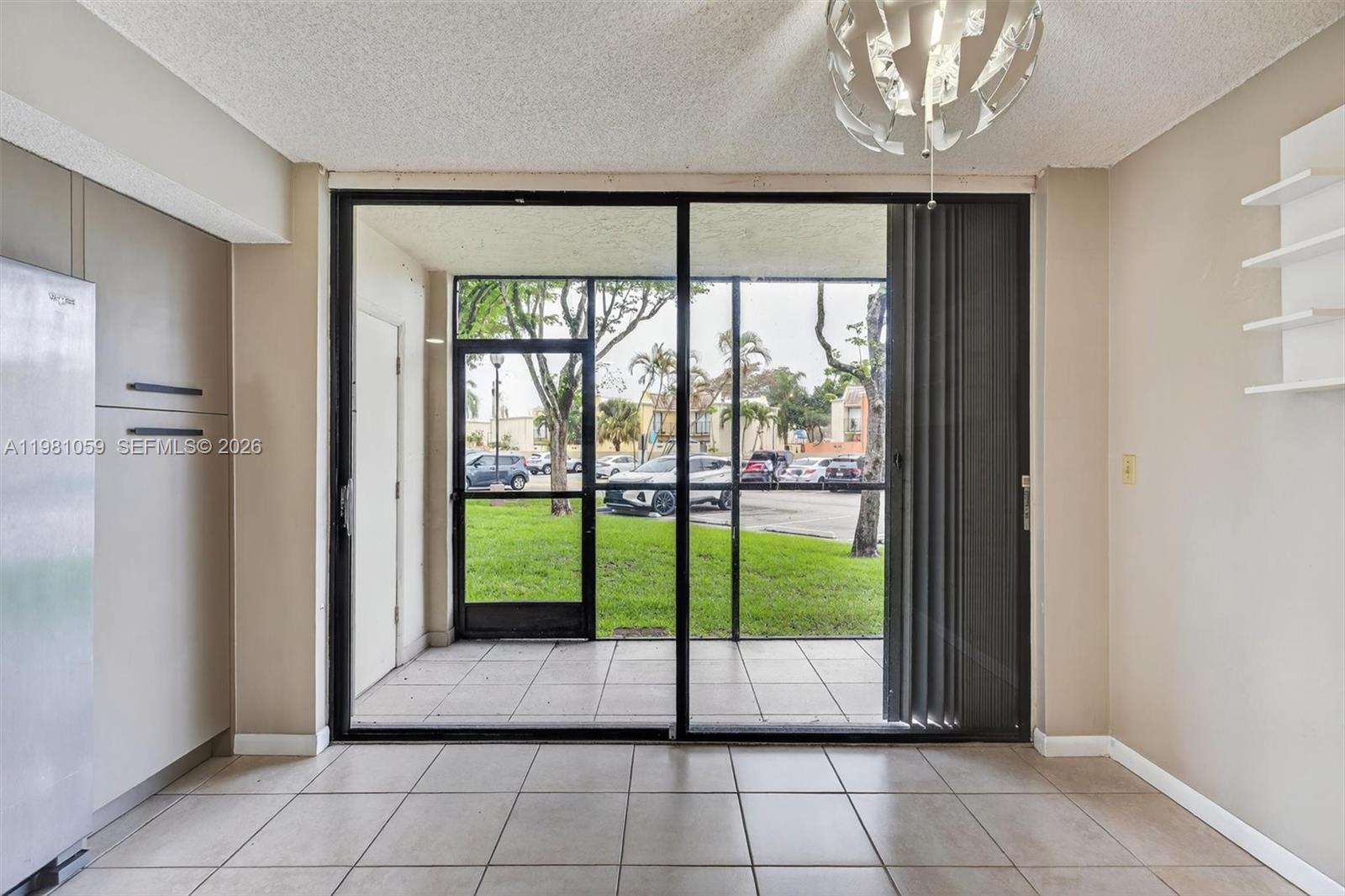 THE HORIZONS CONDO #5 - Residential