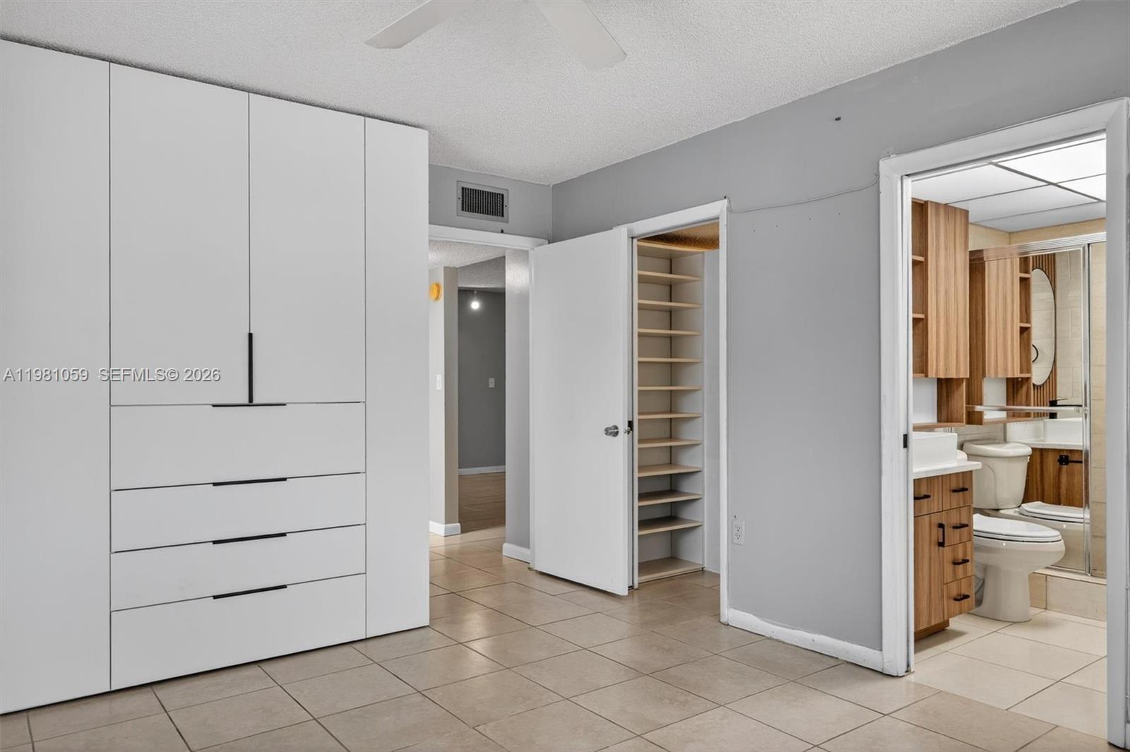 THE HORIZONS CONDO #5 - Residential