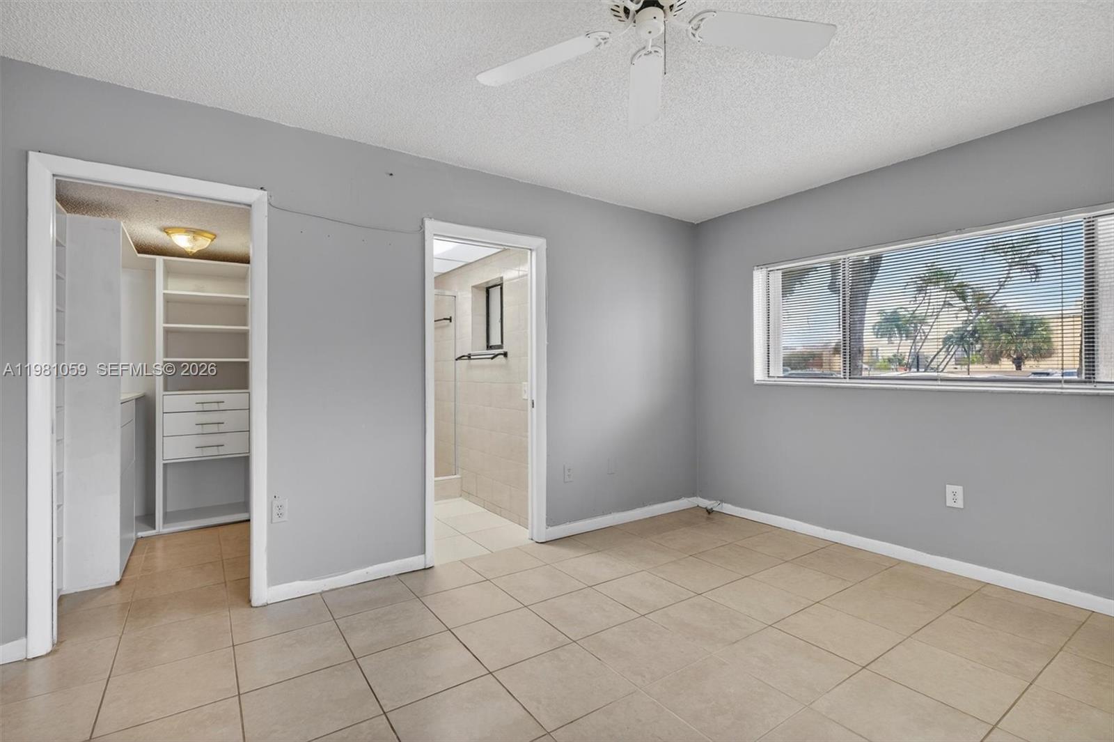 THE HORIZONS CONDO #5 - Residential