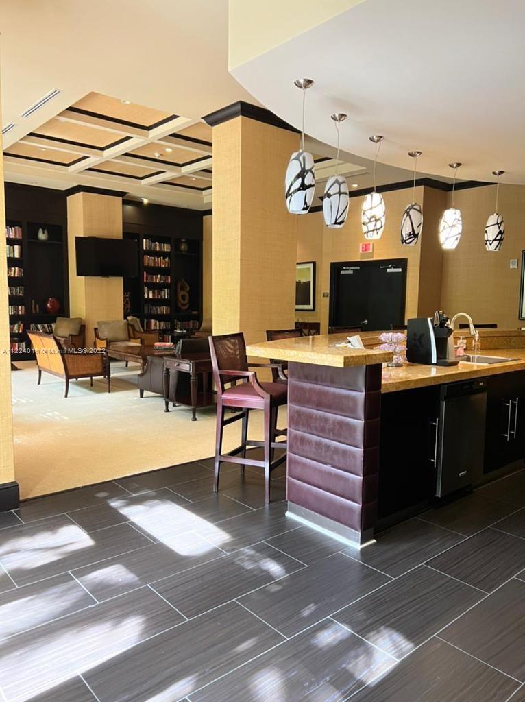 VERANDA CONDO - Residential Lease