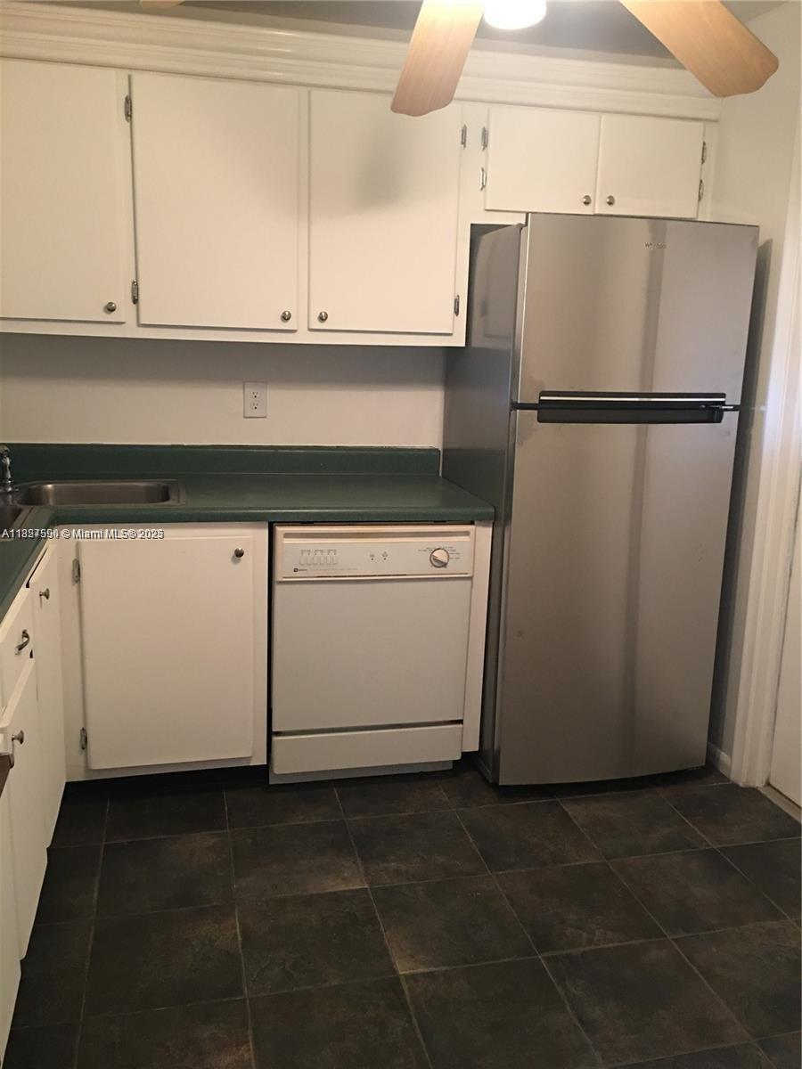 MIDDLE RIVER TOWER CONDO - Residential Lease