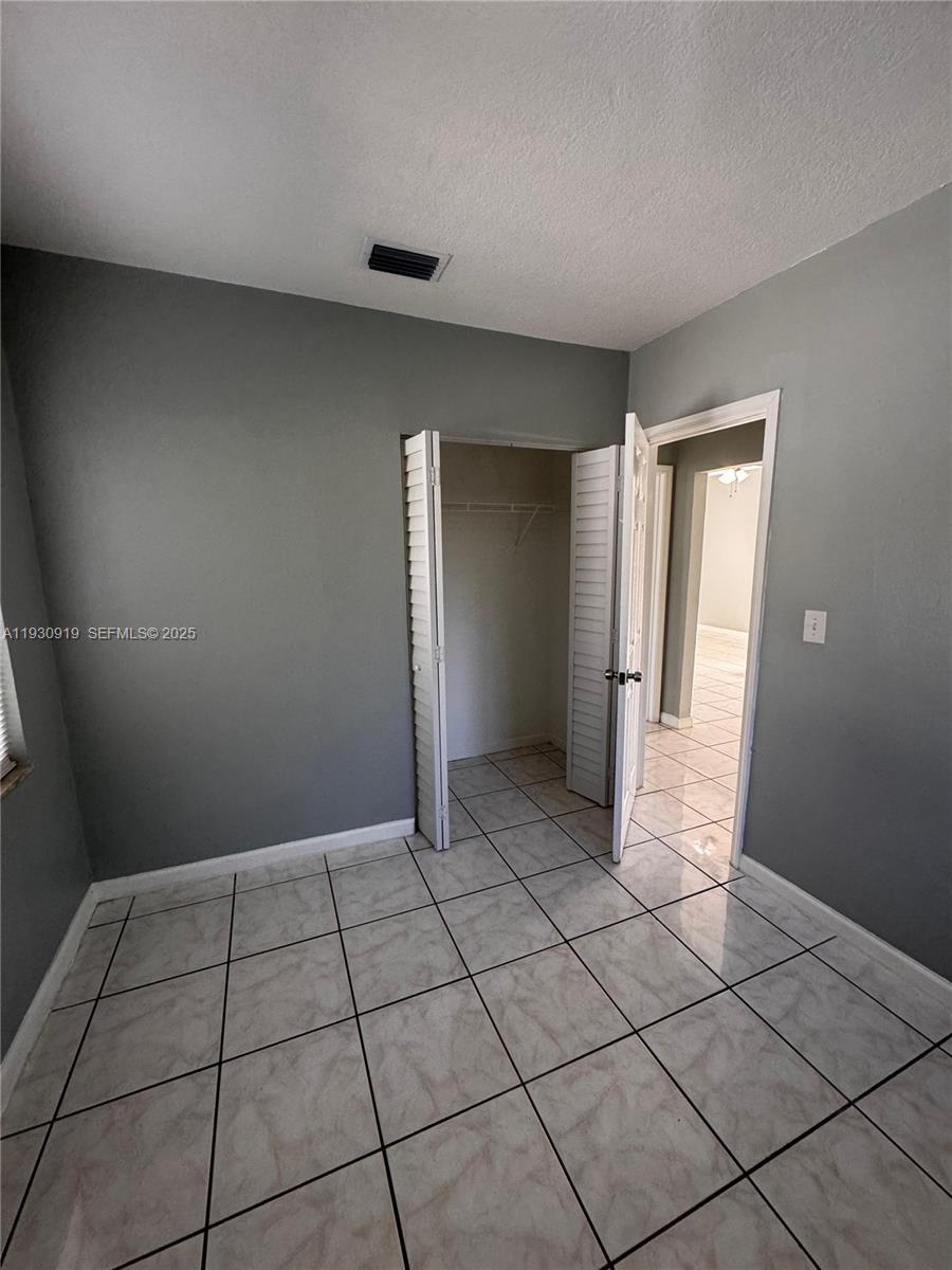 GABLES MANOR SUB - Residential Lease