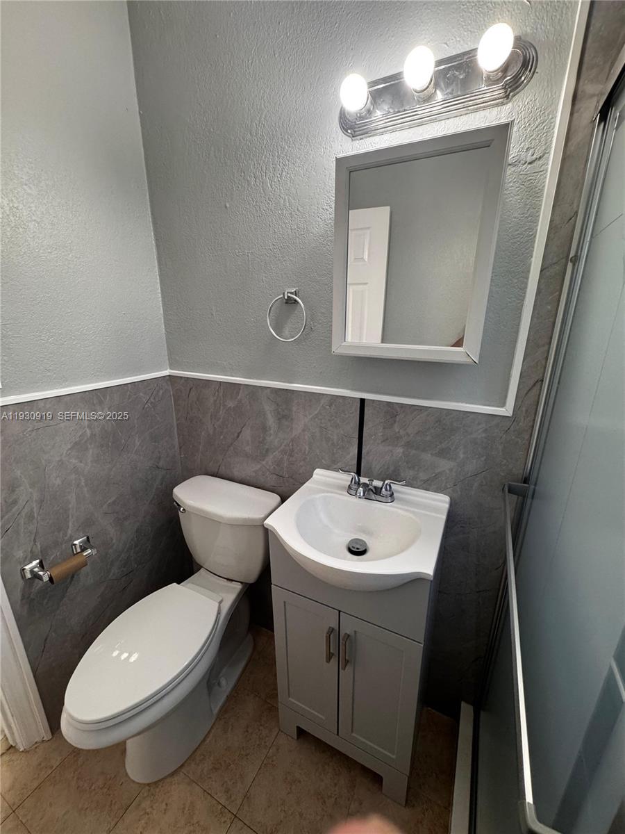 GABLES MANOR SUB - Residential Lease