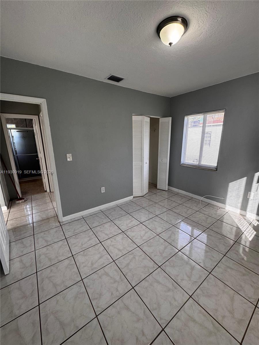 GABLES MANOR SUB - Residential Lease