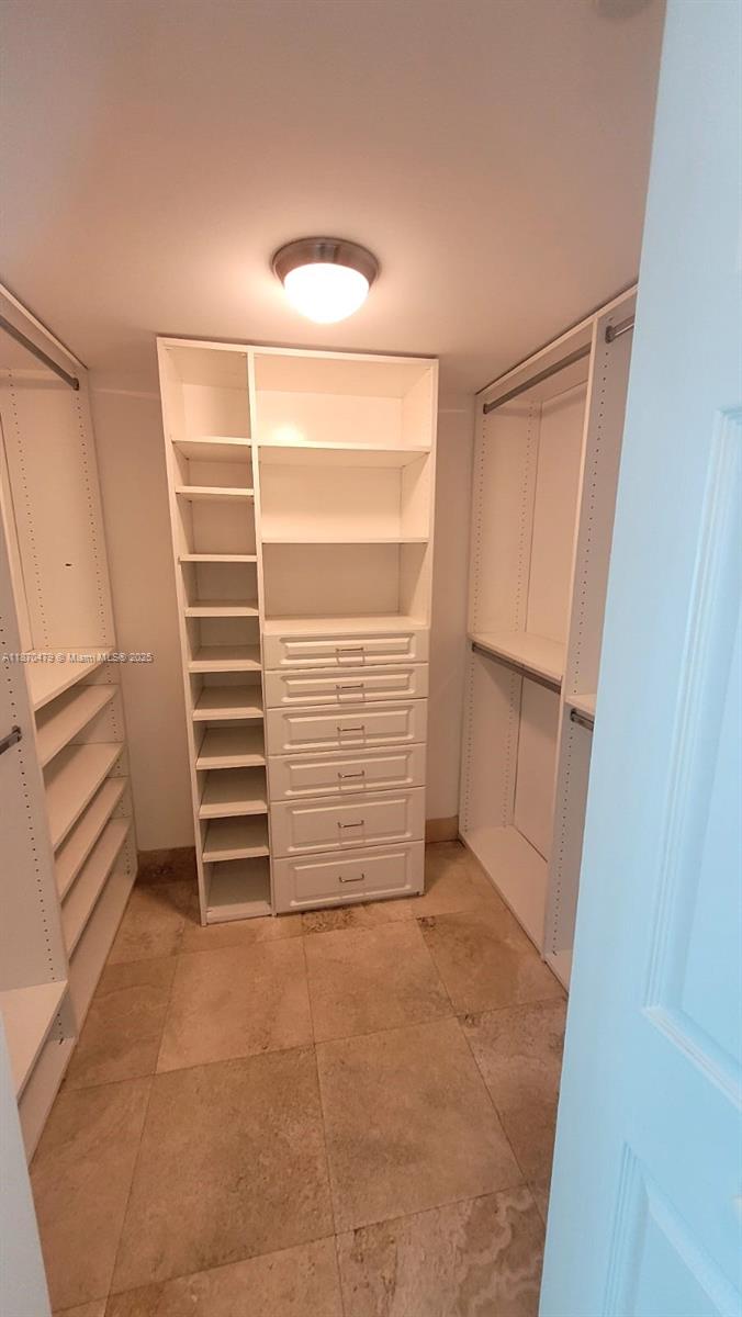 2101 Brickell Ave 1109