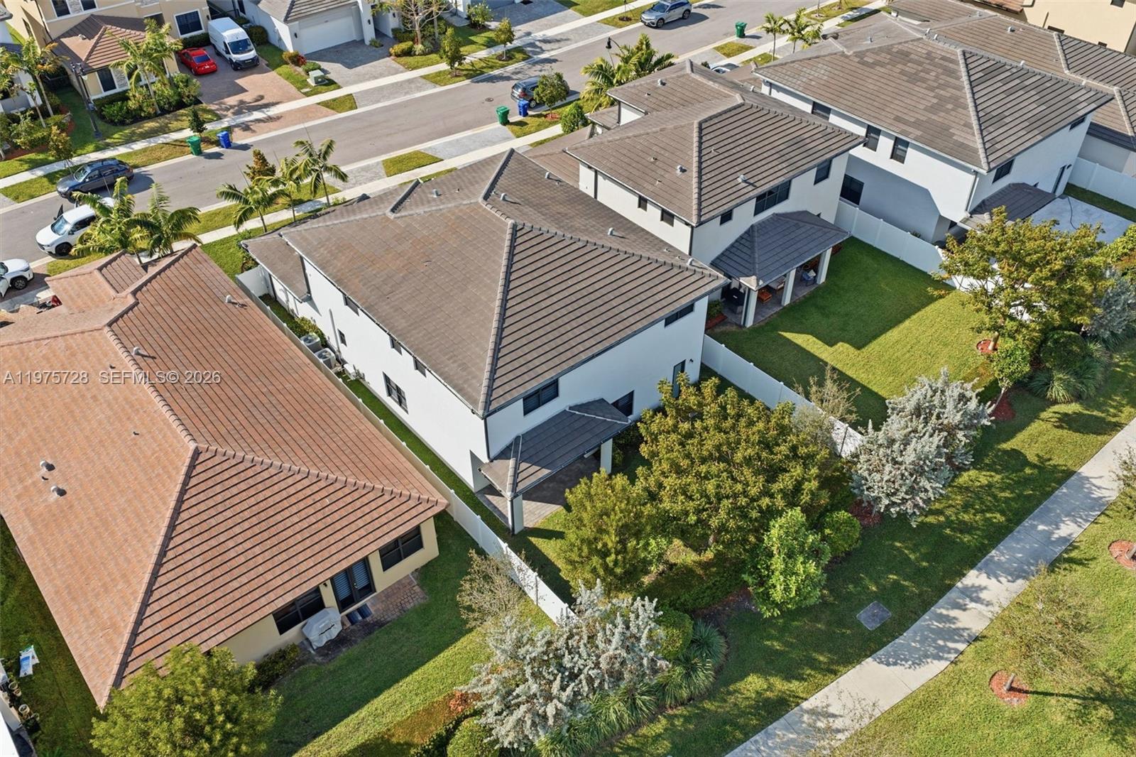 TUSCAN ISLES - Residential