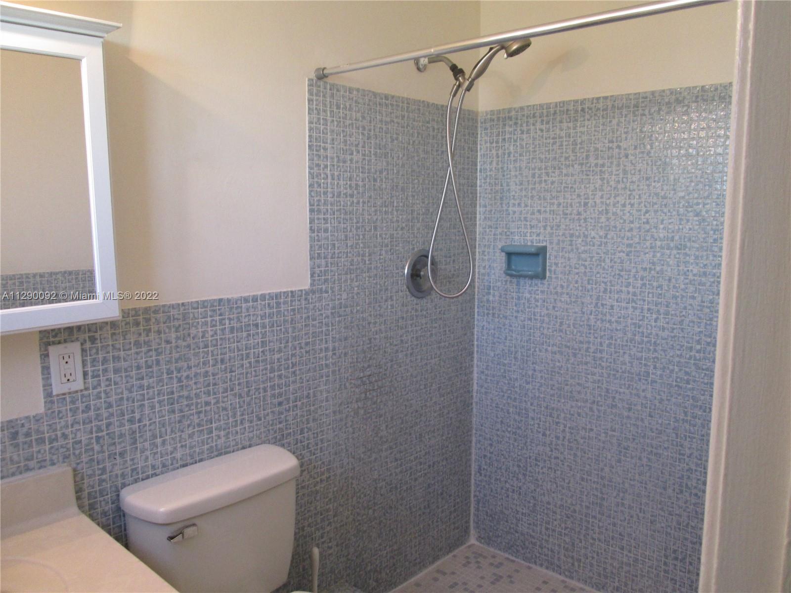 CORAL RIDGE COUNTRY CLUB - Residential Lease