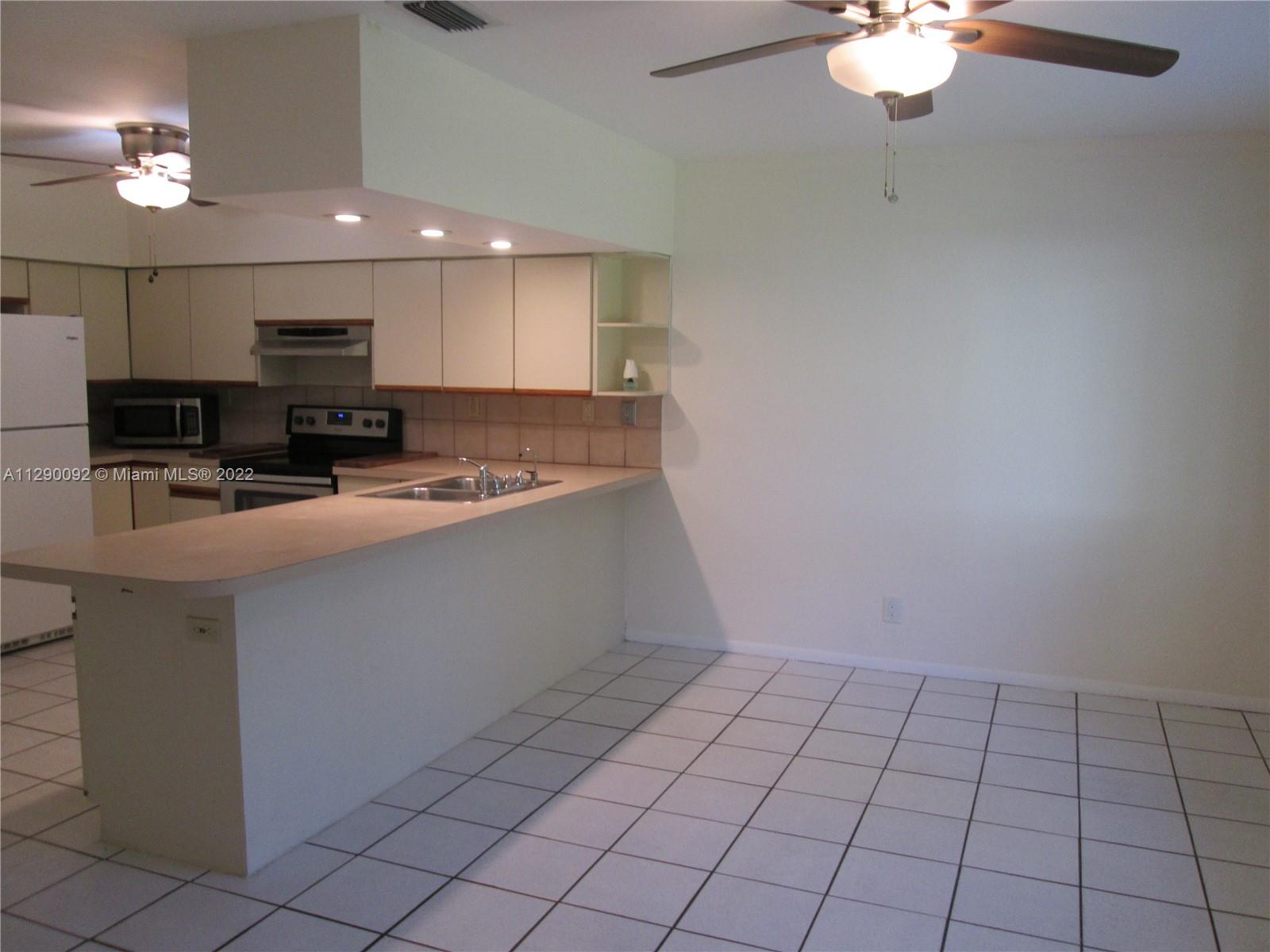 CORAL RIDGE COUNTRY CLUB - Residential Lease