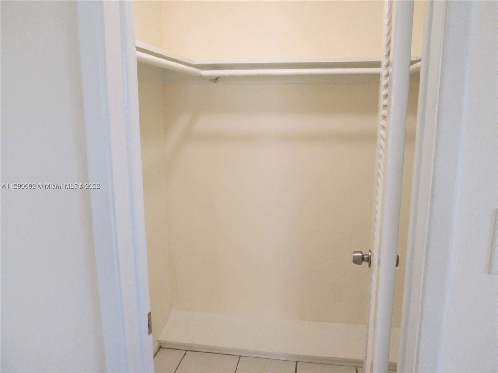 CORAL RIDGE COUNTRY CLUB - Residential Lease