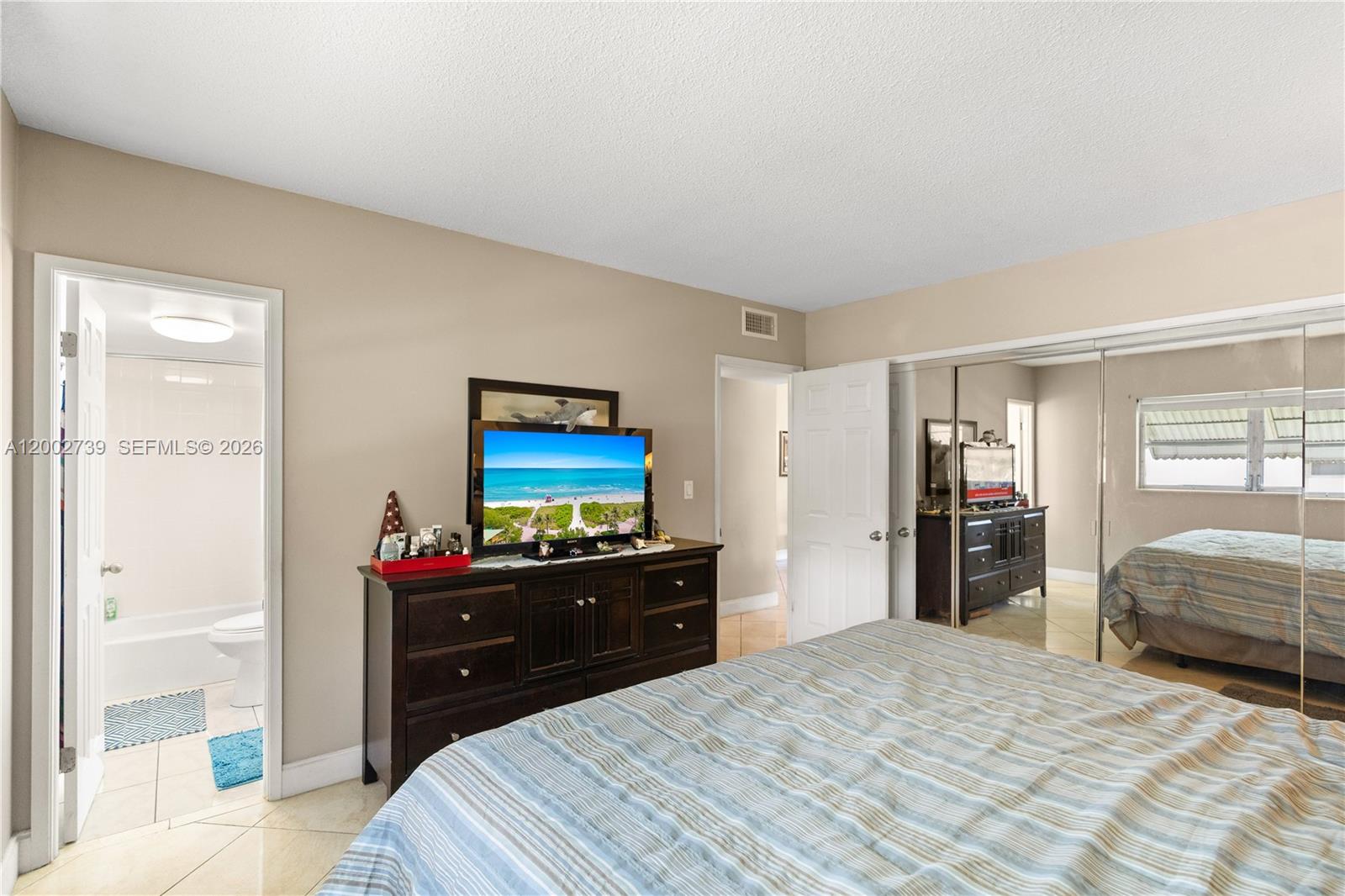 HILLCREST NO 4 CONDO - Residential