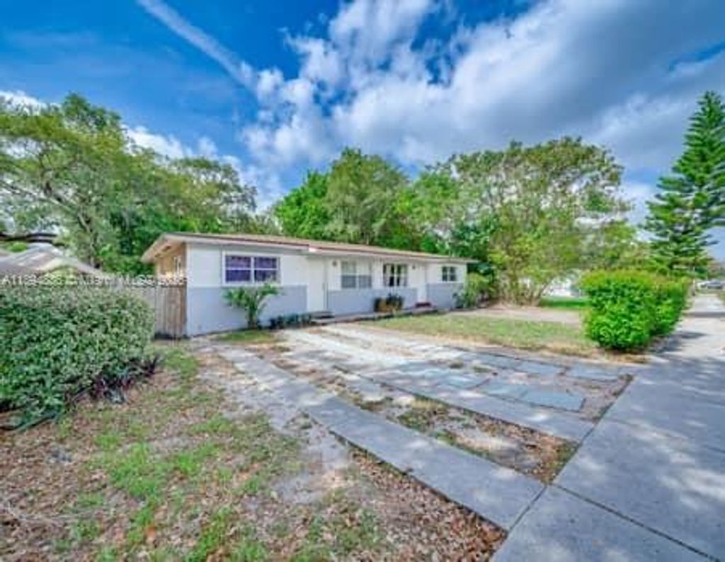 Photo of 1350 NE 149th St #1, Miami, FL 33161 (MLS # A11894886)