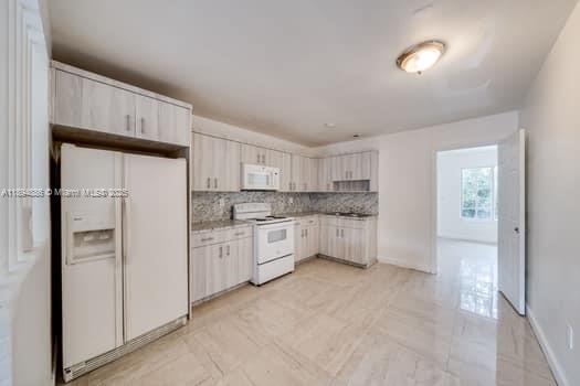 ARCH CREEKS ESTATES - Residential Lease