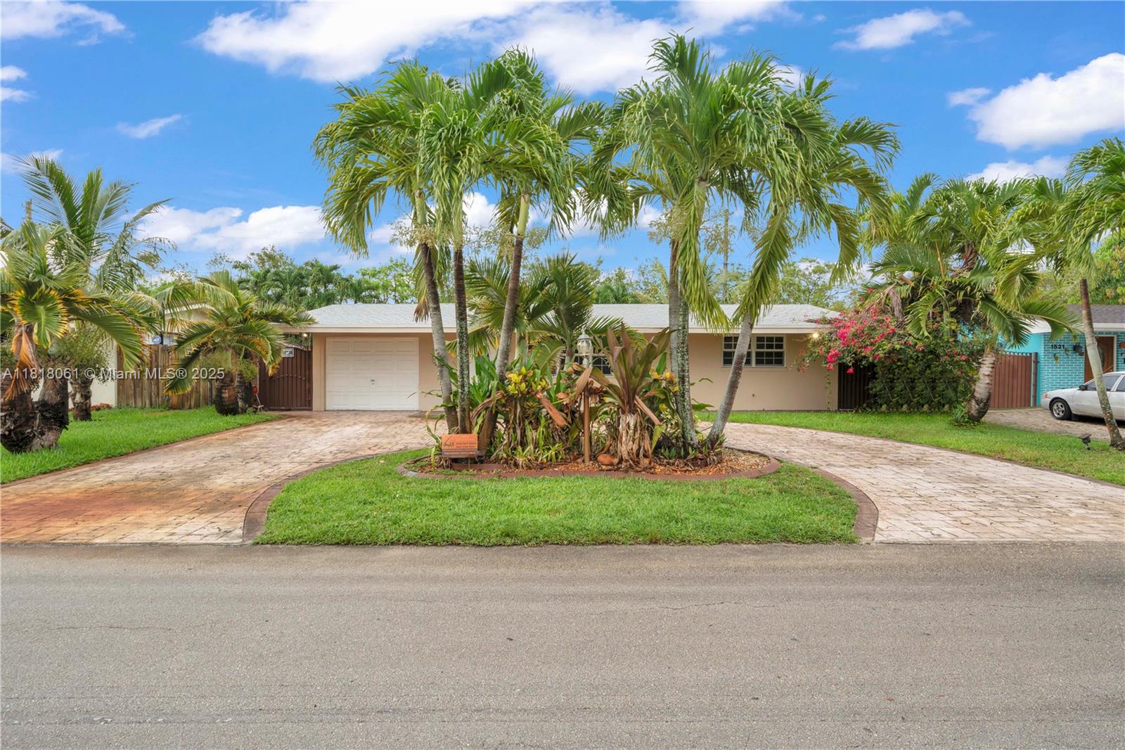Rental Property at 1531 Nw 81st Ave, Pembroke Pines, Miami-Dade County, Florida - Bedrooms: 3 
Bathrooms: 1  - $2,700 MO.