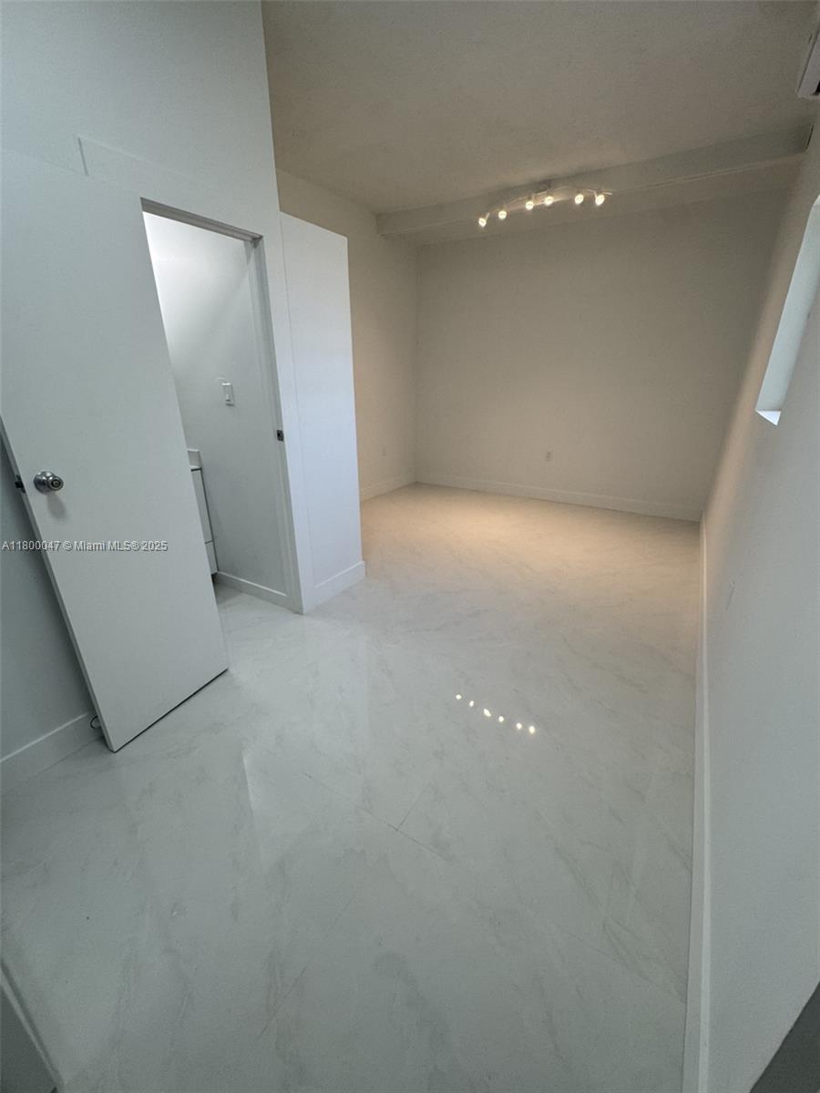 275 W 14th St A