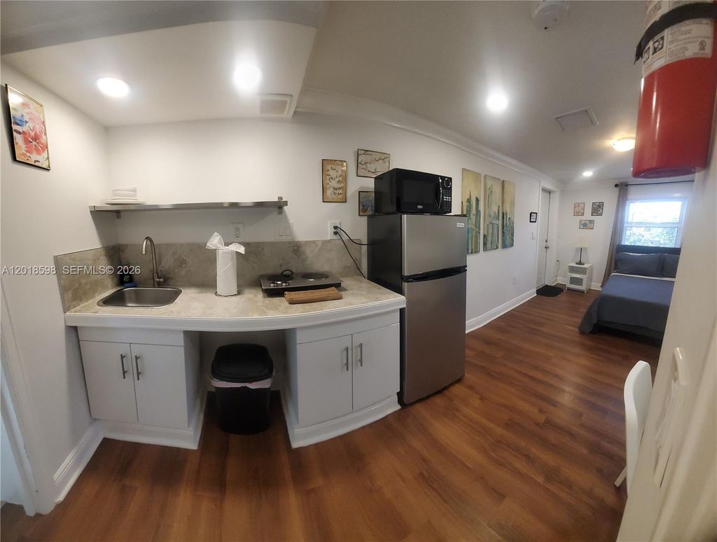 Photo of 1030 S 62nd Ave #B, Hollywood, FL 33023 (MLS # A12018598)