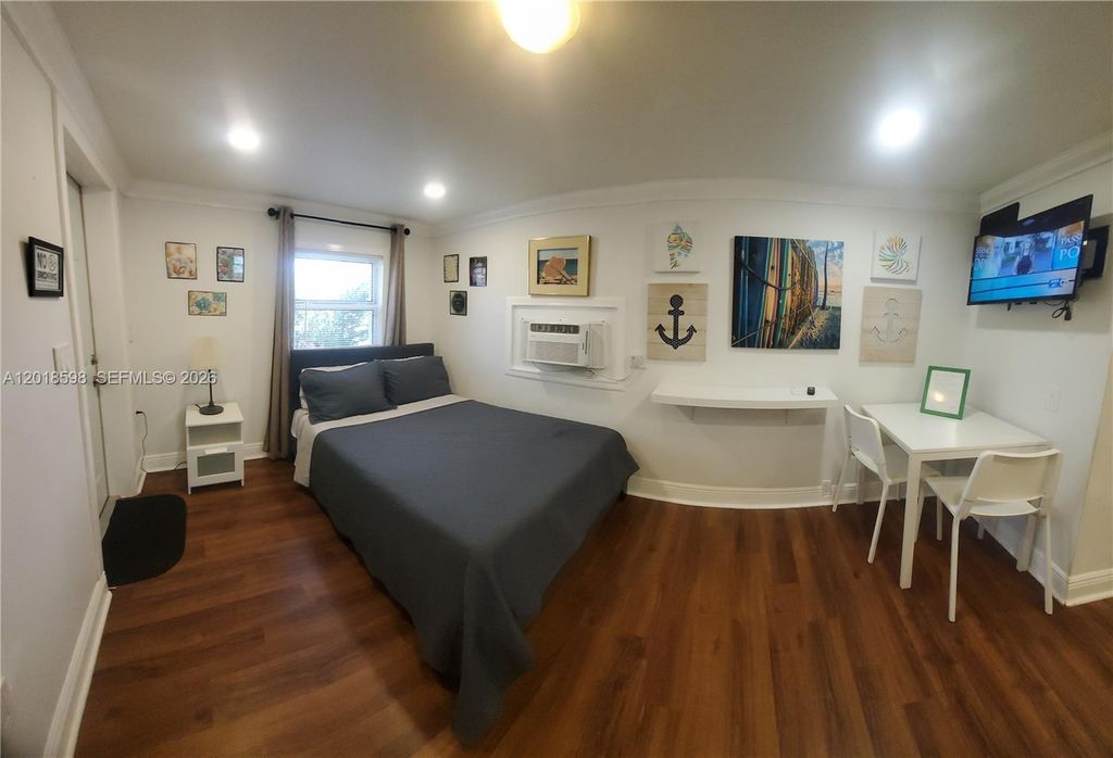 Photo of 1030 S 62nd Ave #B, Hollywood, FL 33023 (MLS # A12018598)